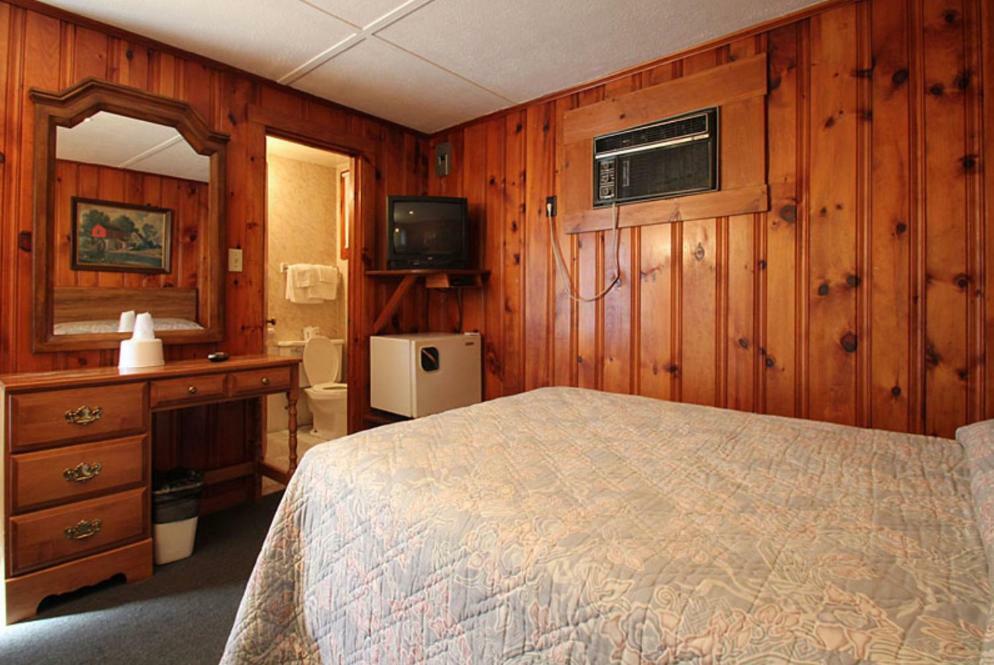 Dolphyn Motel Hampton Exterior photo